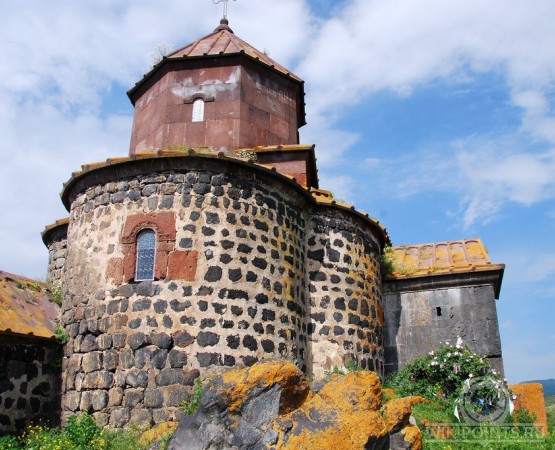 Монастырь Айраванк на wikipoints.ru