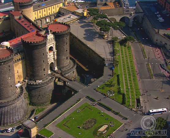 Кастель Нуово на wikipoints.ru