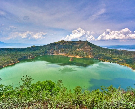 Вулкан Тааль на wikipoints.ru