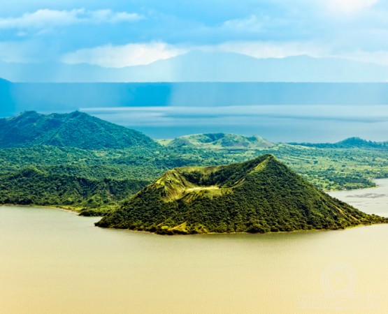 Вулкан Тааль на wikipoints.ru