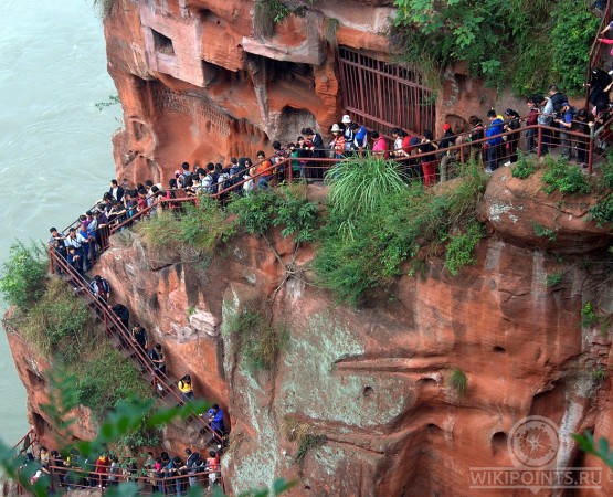 Статуя Будды Майтрейи на wikipoints.ru