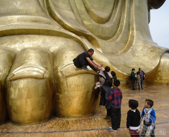 Будда Весеннего Храма на wikipoints.ru