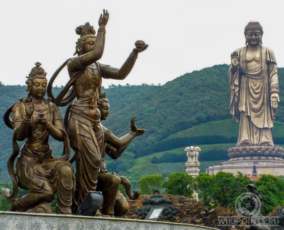 Будда Весеннего Храма на wikipoints.ru