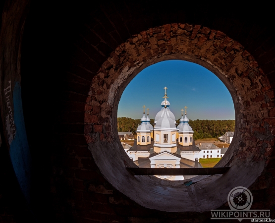 Мужской монастырь на острове Коневец на wikipoints.ru